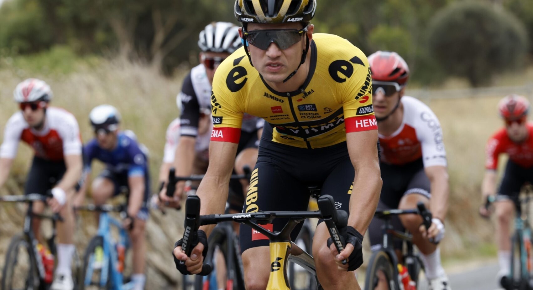 Vader keeps top ten in sight after tricky fourth stage Tour Down Under	