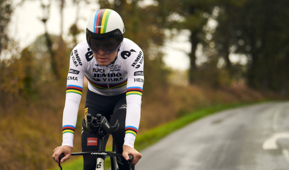 In photos: Foss' debut in the rainbow jersey
