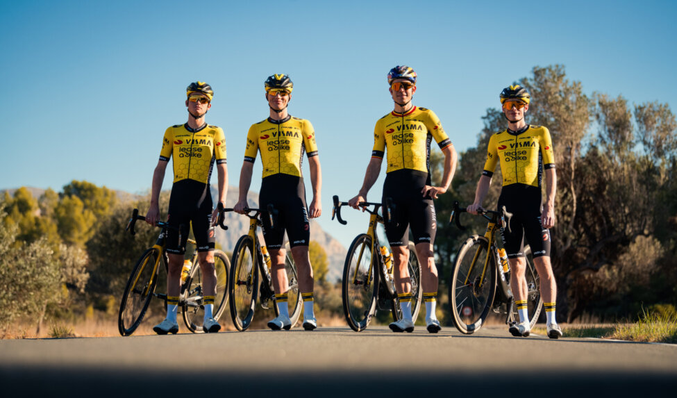 Available now: the 2024 Team Visma | Lease a Bike cycling kit