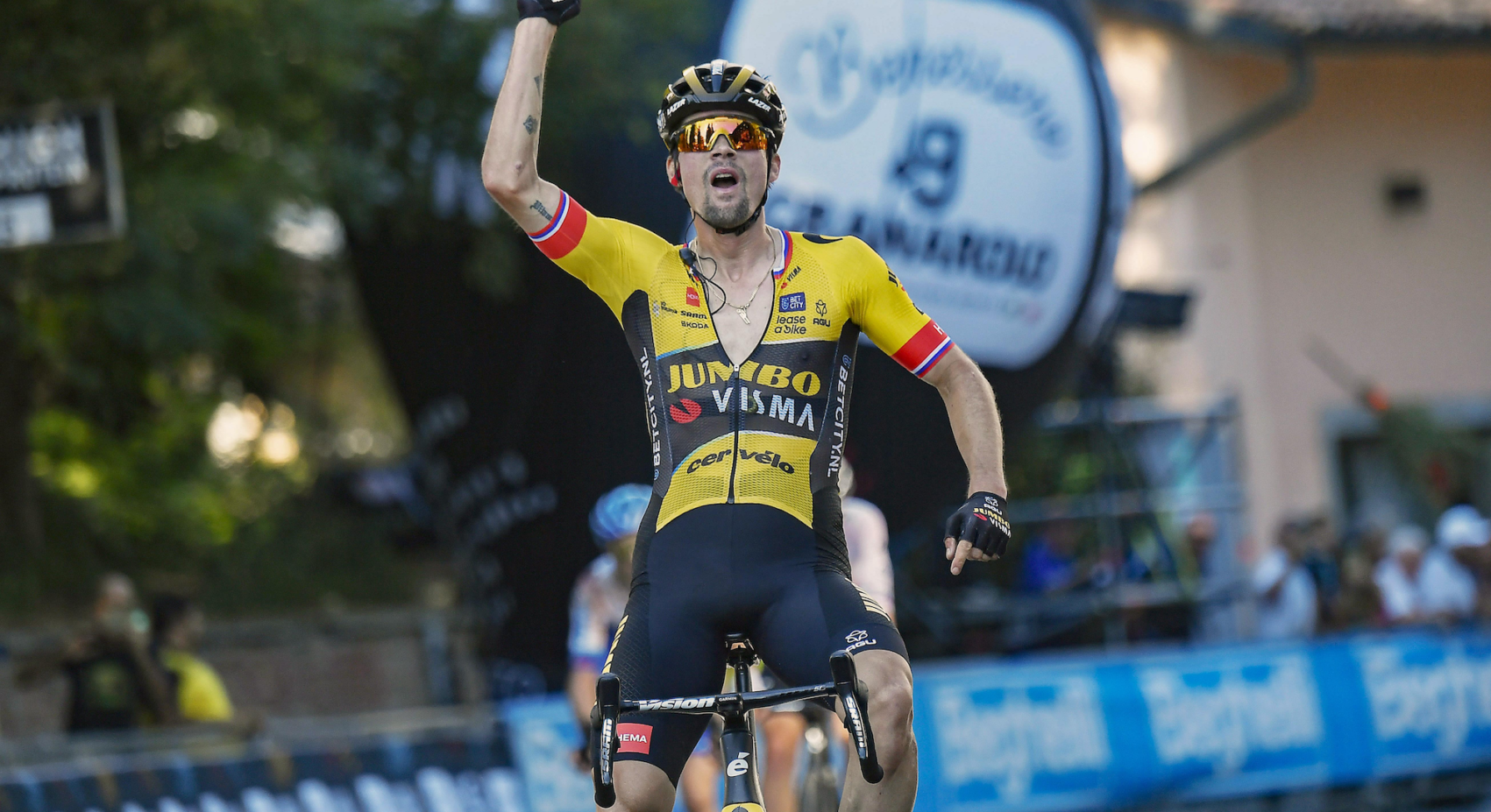 Relive Roglic's victory in Giro dell'Emilia	